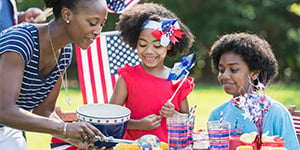 july 4 party planning independence day tips games activities potluck