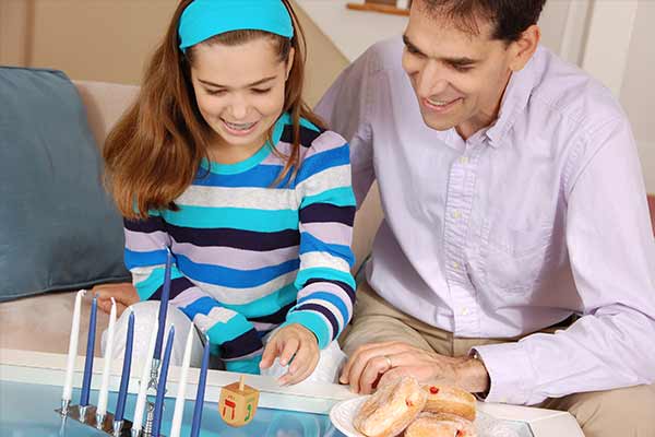 Spin The Dreidel is a Hanukkah board game with a twist! – Breaking Games