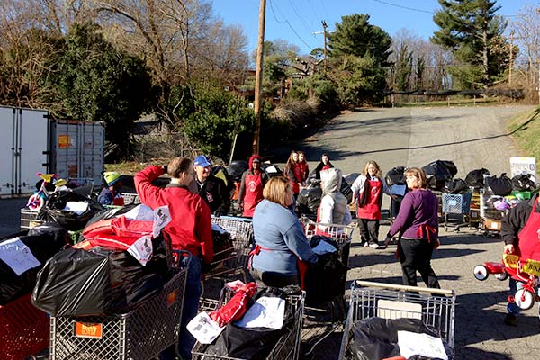 Salvation Army Schedules Volunteers with Online Sign Ups