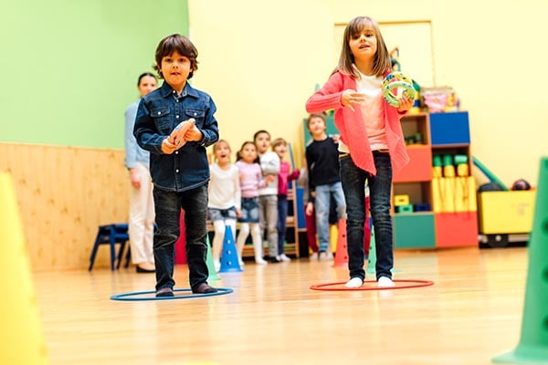 25 Minute to Win It Class Party Games