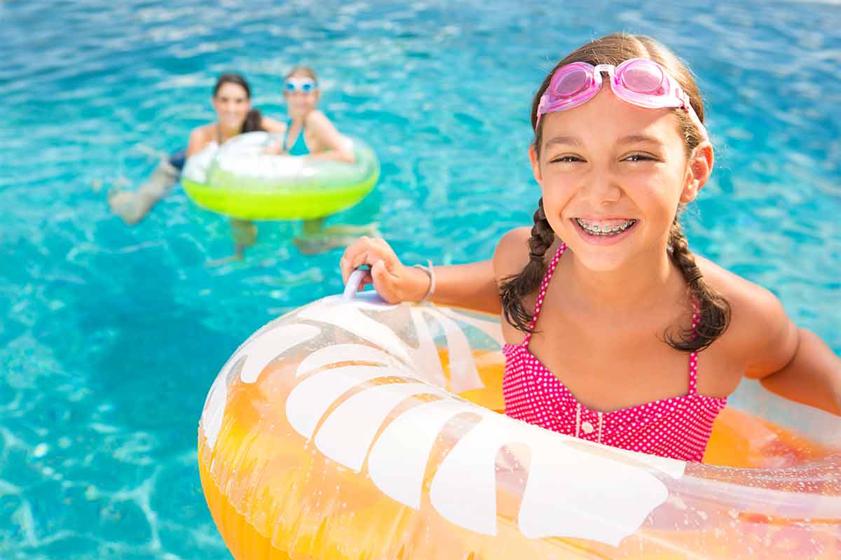 Make a Splash at your Summer Pool Party with the Best Favors