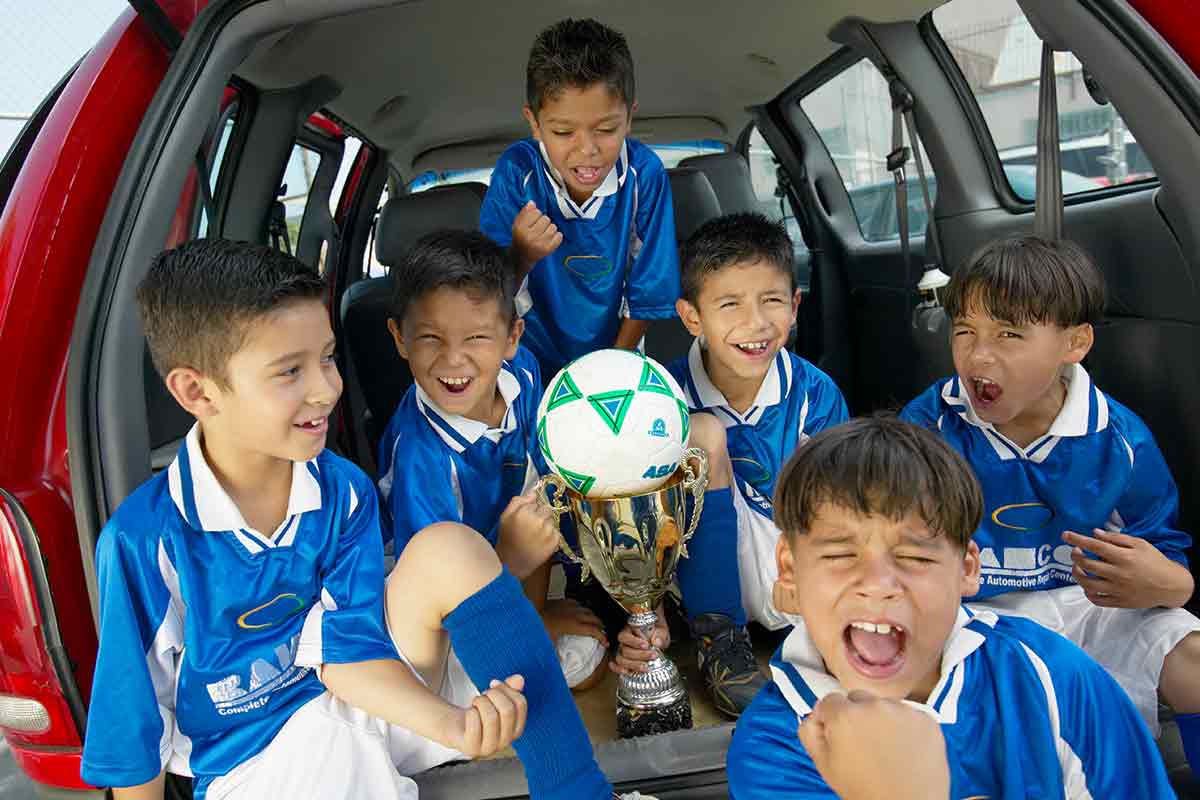 40 Travel Tips for Youth Sports Families