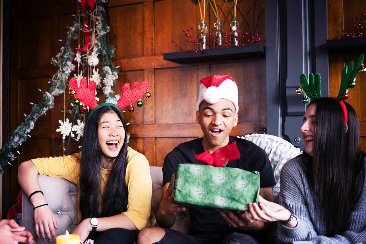 25 Hilarious Christmas Party Games You Have to Try - Play Party Plan