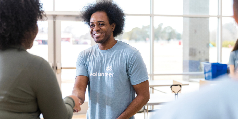 thanking a volunteer