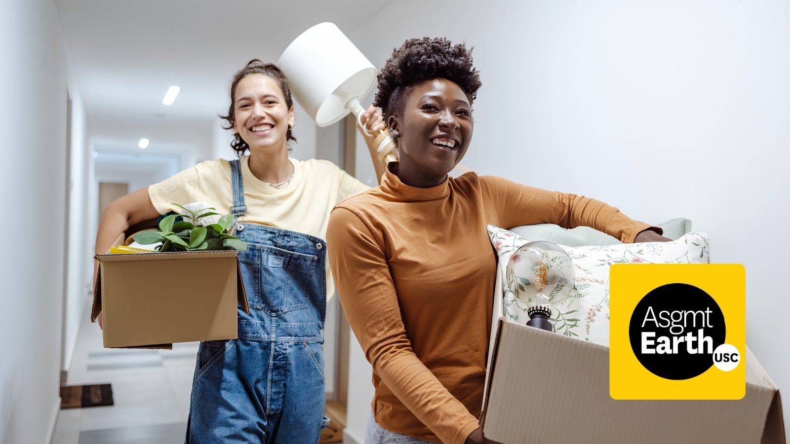 college-students-donating-items